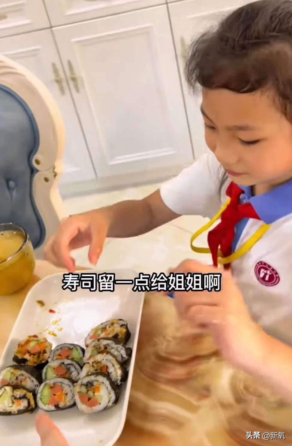 王蓉三娃妈是怎么火的,王蓉三娃妈怎么火的