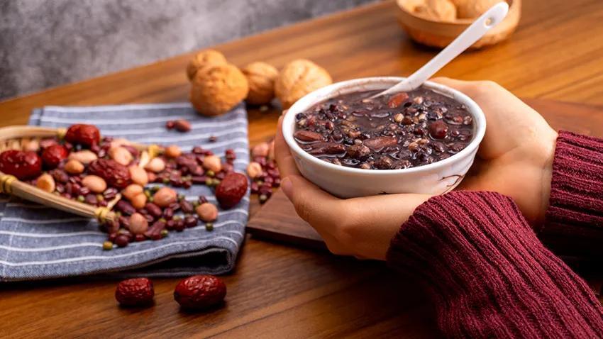 冬月已到来，提醒中老年人：吃猪肉不如常吃“4冬”，进补又解馋