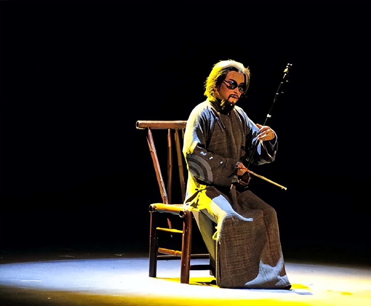 瞎子阿炳生前照片,瞎子阿炳吃喝嫖赌