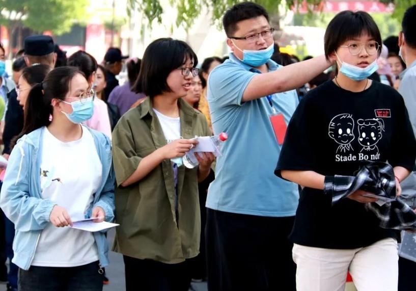 2024年高考女生报考什么专业好,2024年理科女生报什么专业好