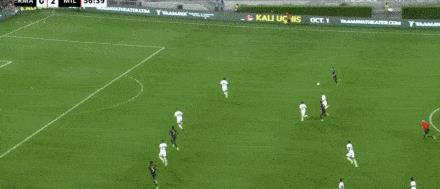 热身赛-巴尔韦德双打维尼修斯主义，皇马两追三3-2逆转米兰