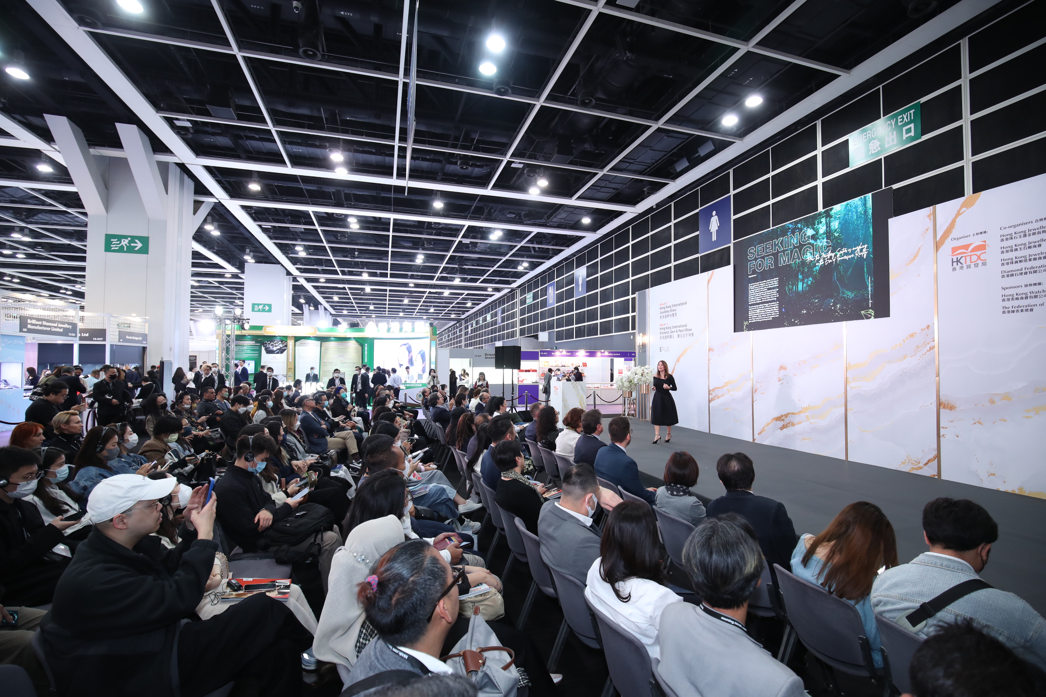 香港新闻香港珠宝展,香港珠宝双展人气旺