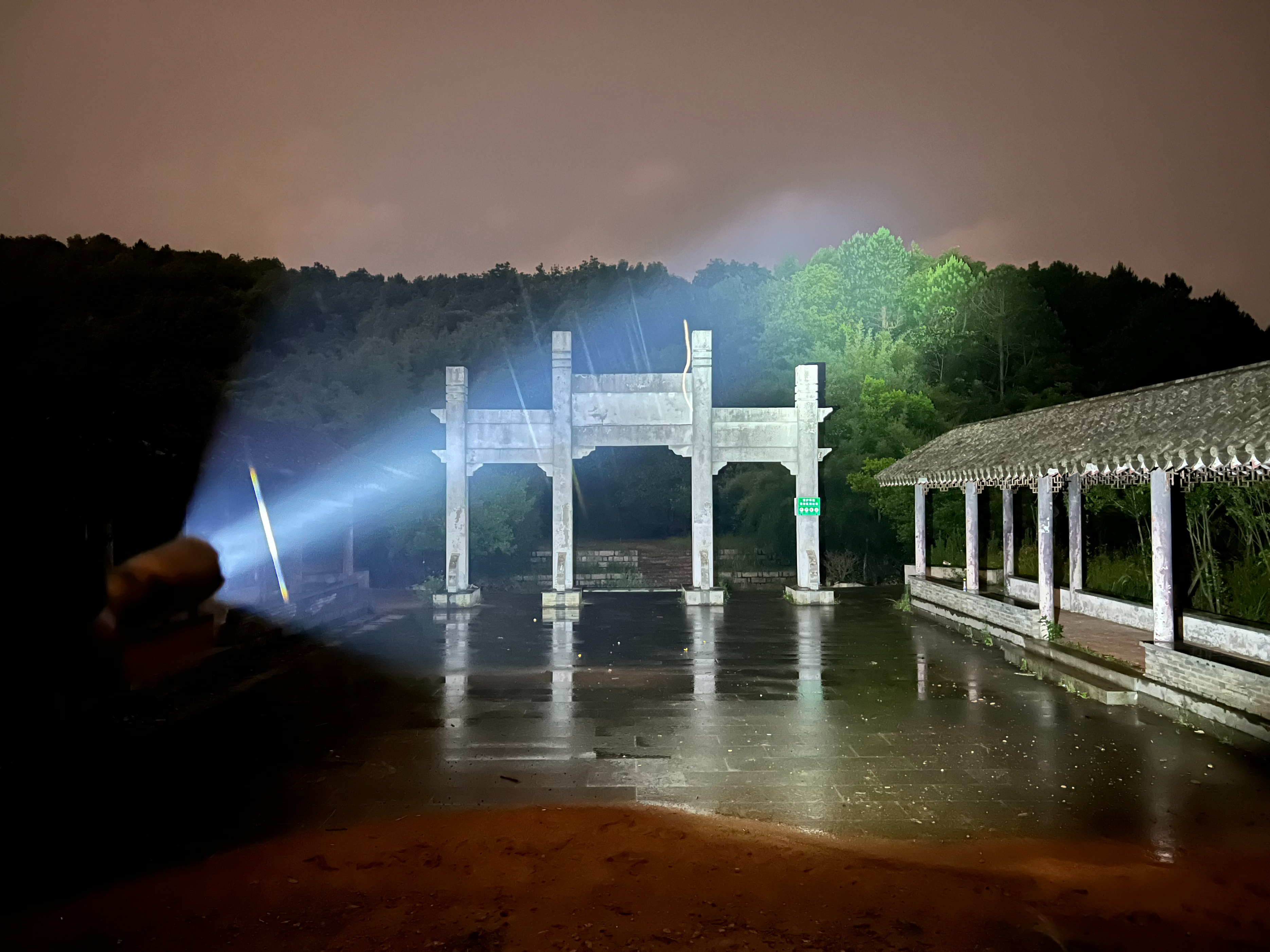 fenixtk22手电评测,fenixtk20uev2.0战术手电