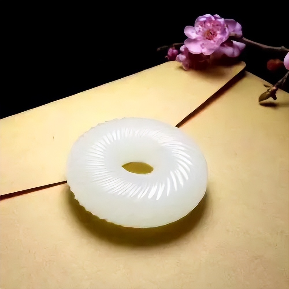 和田玉只喜欢籽料？6大极品和田玉山料，让你忘记籽料的好！