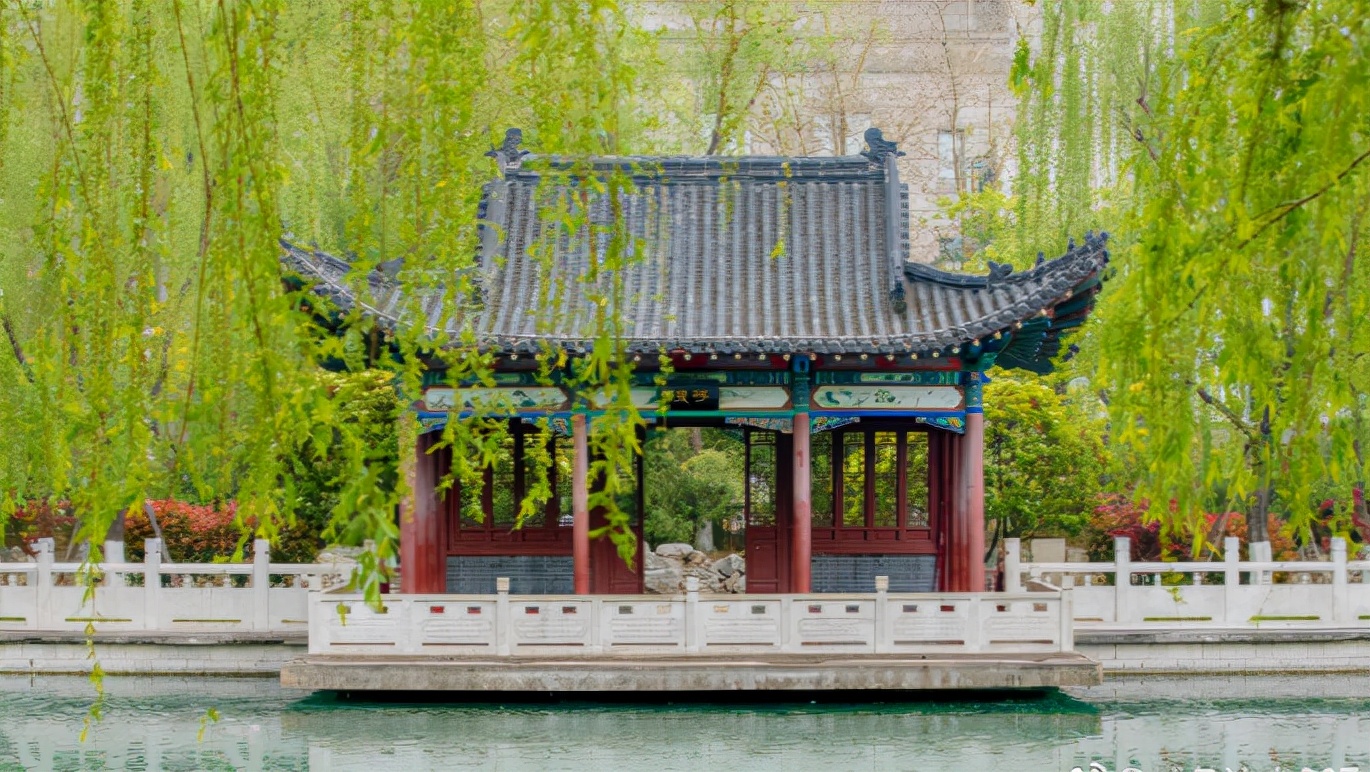 济南的深秋时节的诗情画意,春天的济南是个美丽的地方