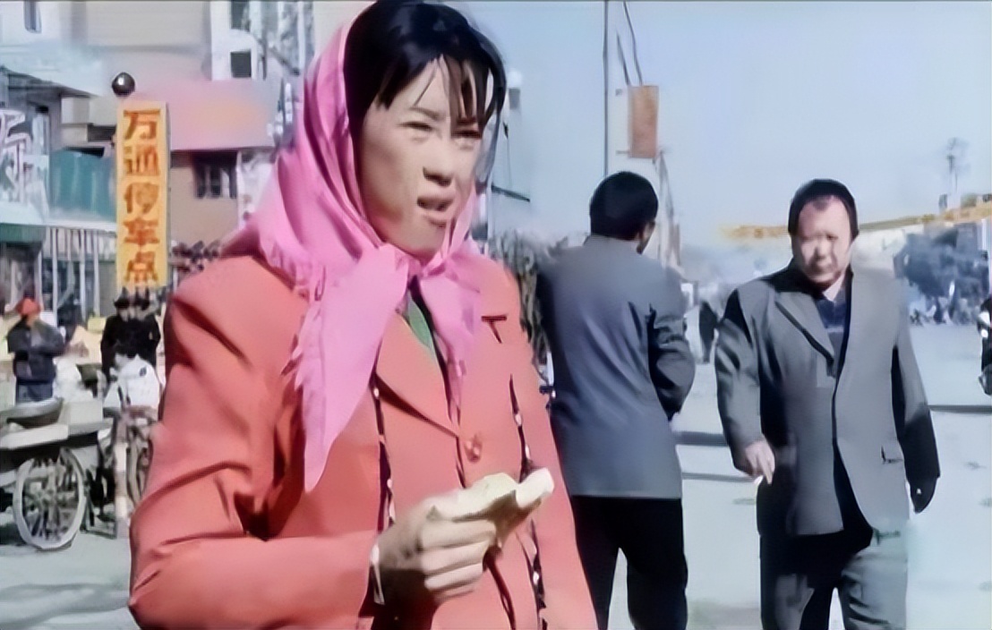 事实证明，“丰唇女神”余男的成功，靠的不是男人，而是自己