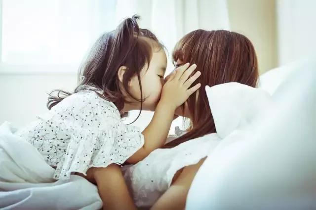 婆婆带着孙子来伺候我坐月子,婆婆过来伺候我儿媳妇坐月子