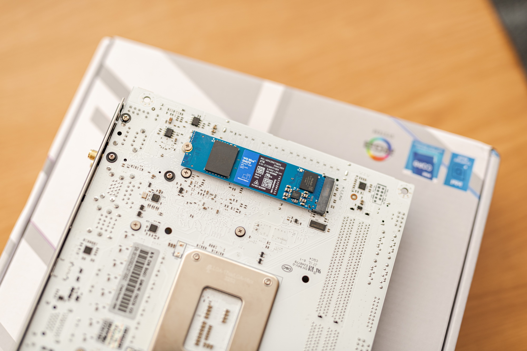 你也可以轻松装的白色ITX小钢炮：银欣SG16装机指南