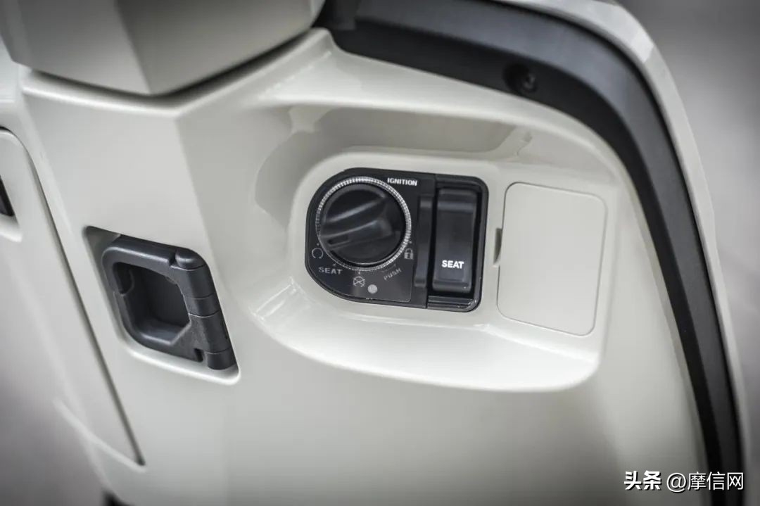 新大洲本田ns125la驾驶感受,新大洲本田NS125LA优点和缺点