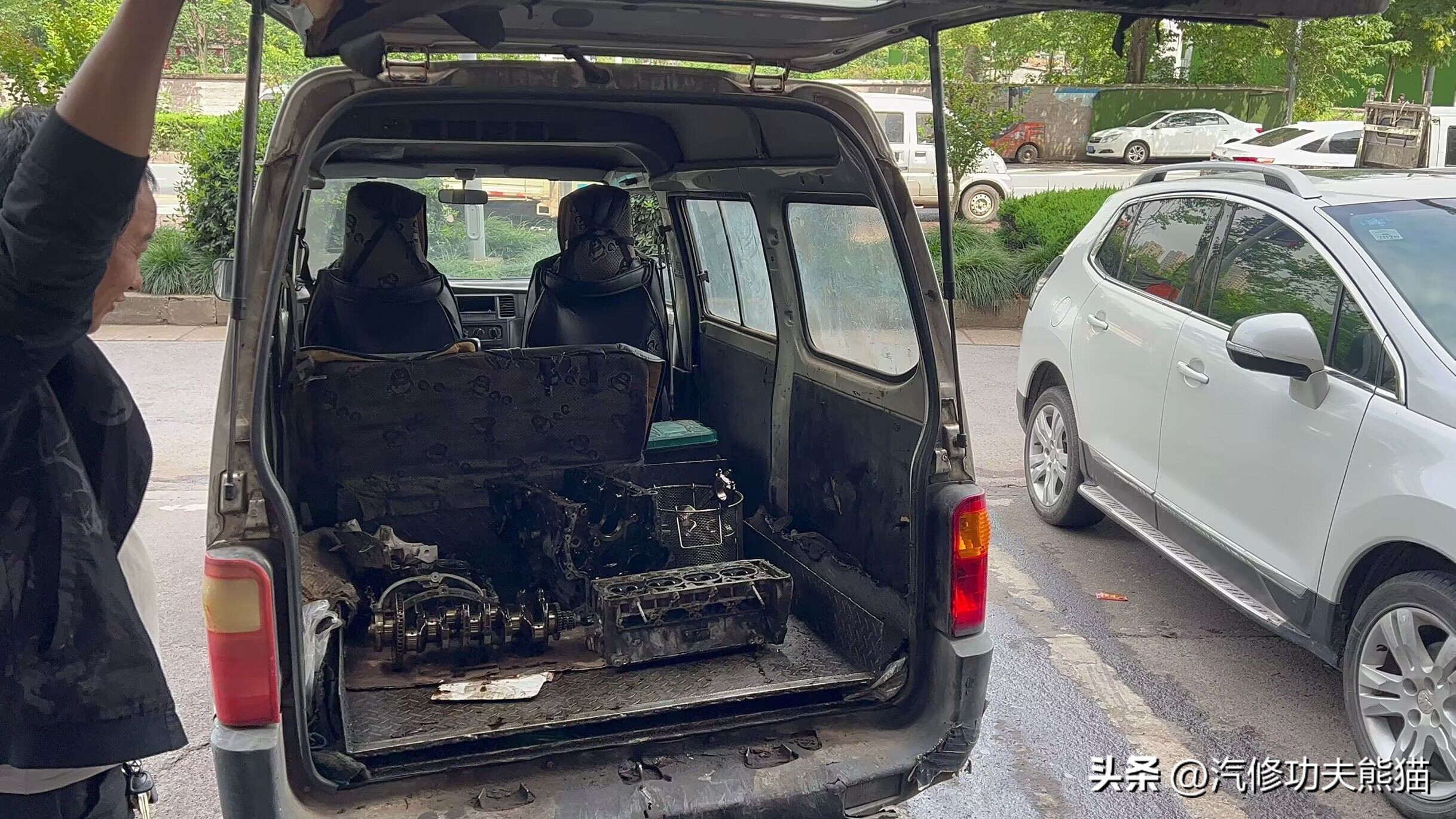 奥迪q3修车,奥迪q3烧机油大修发动机