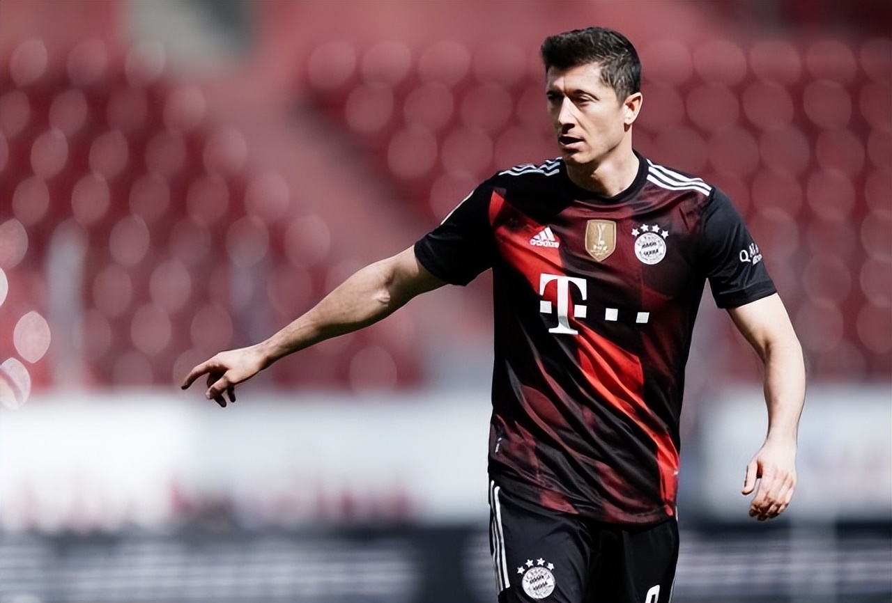 周冠宇递补,周冠宇刷新生涯最佳成绩第一视角