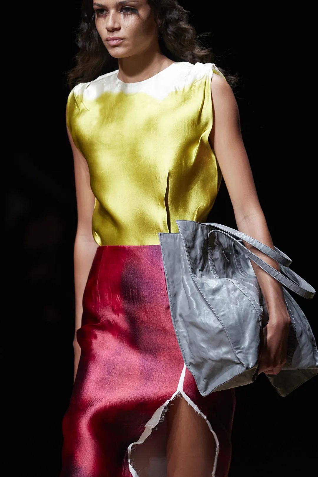 米兰时装周入选前十唯一华人,米兰时装周第一排坐的谁