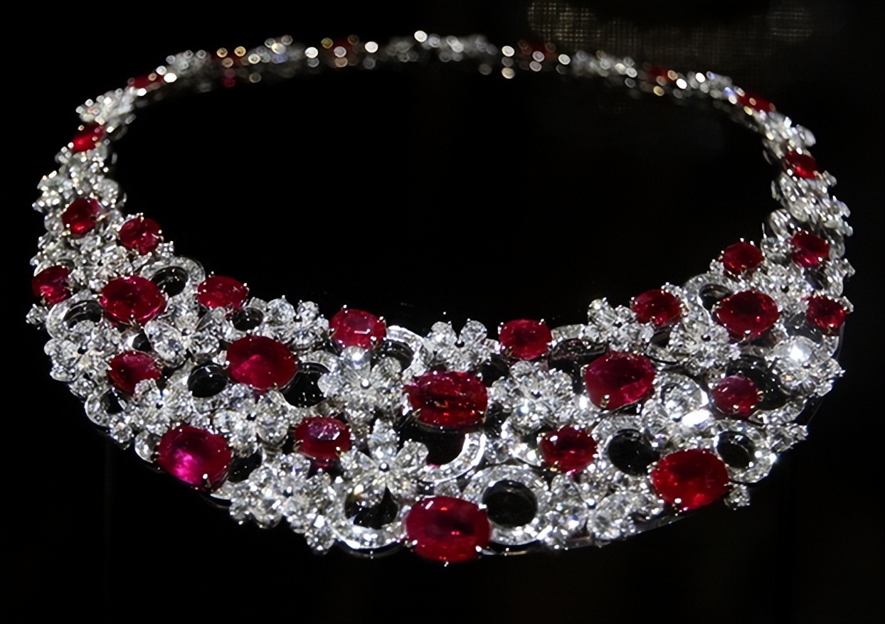 红宝石是妖娆多姿的美丽，燃起人们的希望之火-众享珠宝，乐大福