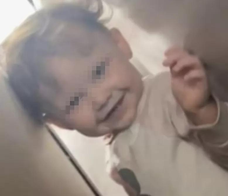 英国一幼儿吞电池死亡,英国2岁女孩被电池烧穿食道