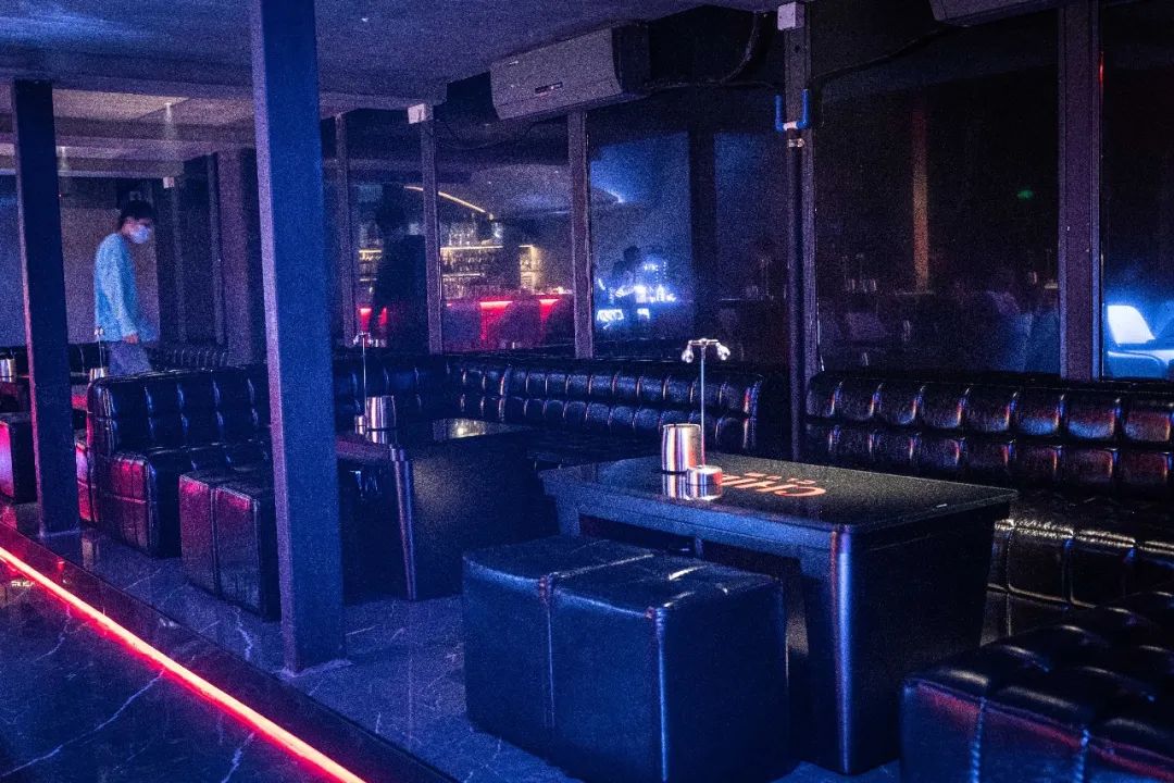 livehouse鐜板満鍚瓕姘涘洿,livehouse闊充箰鐜板満鎵撴灦