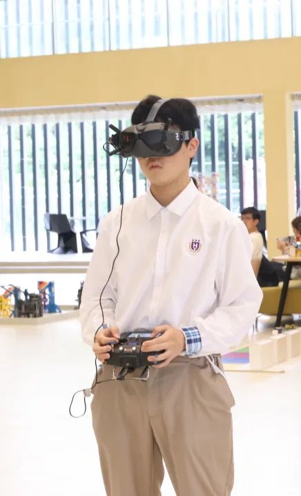 前方高能谁演的,前方高能校园歌手演唱瞬间