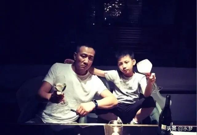 13岁，顶级Alpha，阿姨们都在等他出道