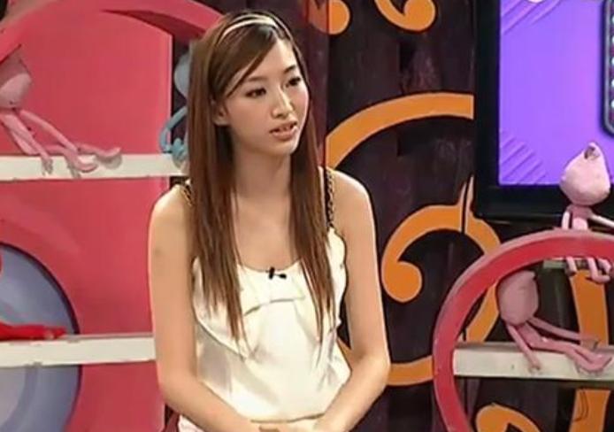 缈熷噷鍓嶇敺鍙嬪垽鍑犲勾,缈熷噷鍒嗘墜琚墠鐢峰弸鎭舵剰鎶ュ