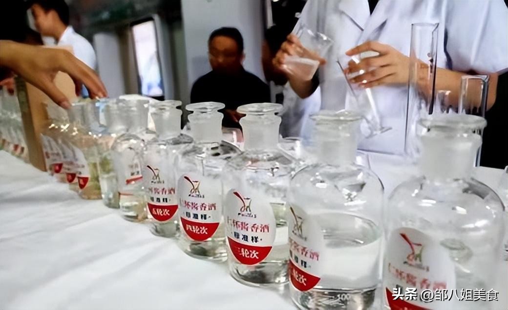 想要酿好酒酒曲知识必不可少,酿酒的浓香大曲制作配方全过程