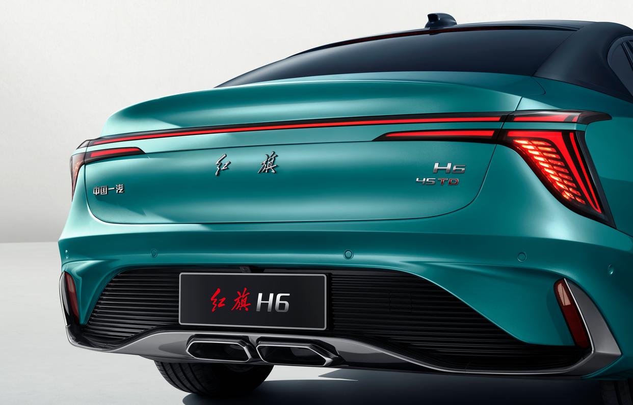 一场高速堵车，6小时才跑80公里！领悟电动汽车和燃油车的差距