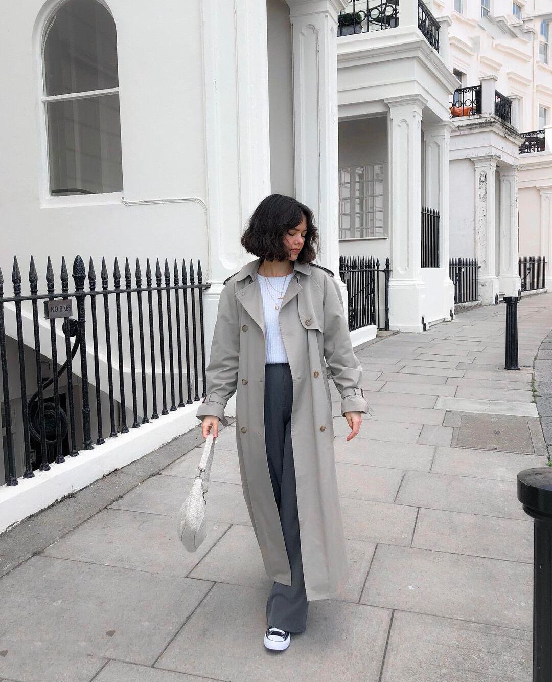 小脸短发又显女人味的发型,气质干练有女人味短发女神