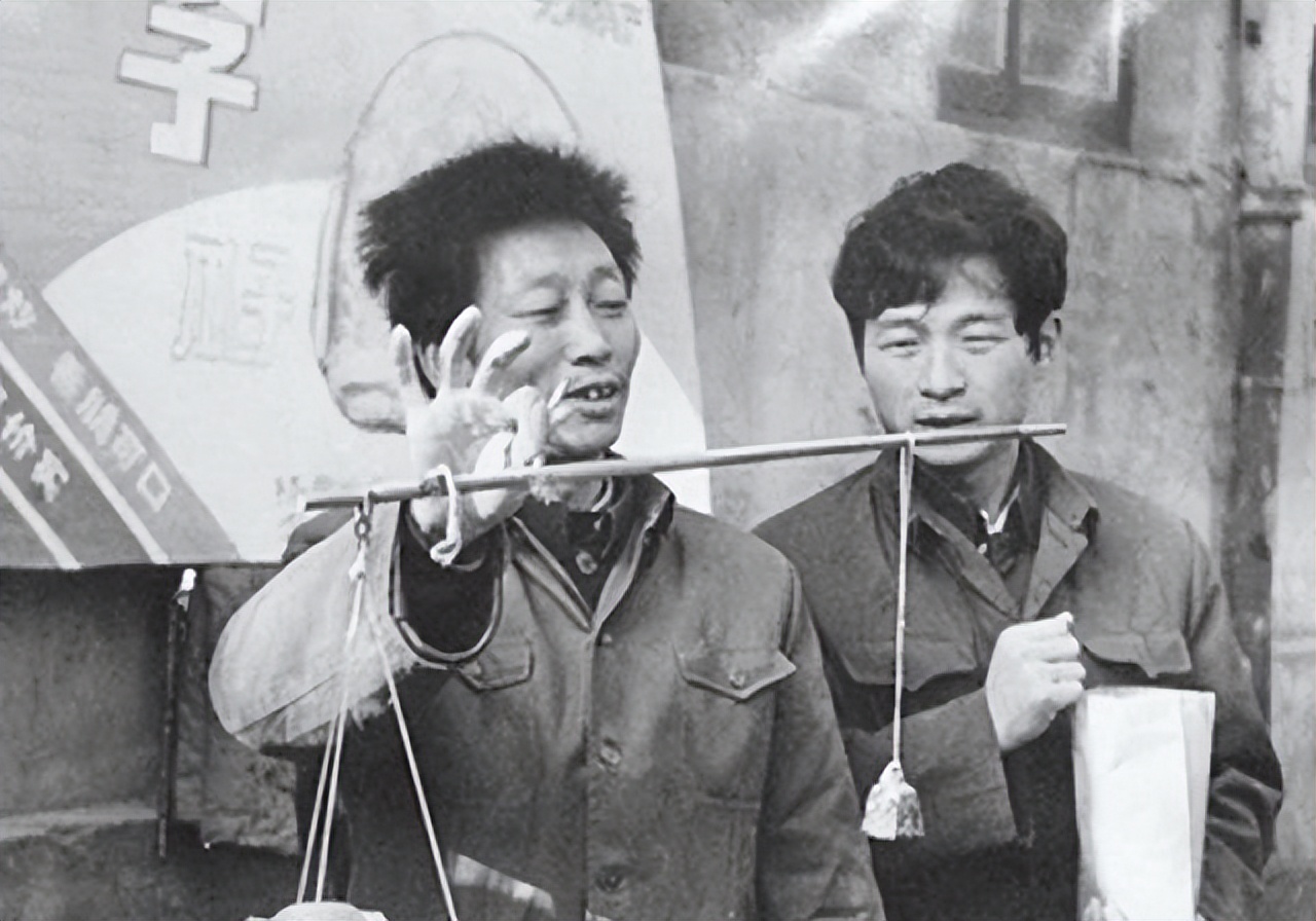 1976年男子靠卖瓜子成为百万富翁惹争议，*小平邓**得知后：先放一放