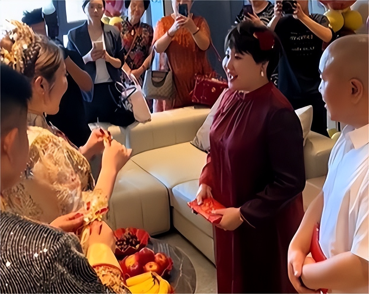 “刘能”儿子大婚现场众星云集,刘能儿子高调婚礼引热议