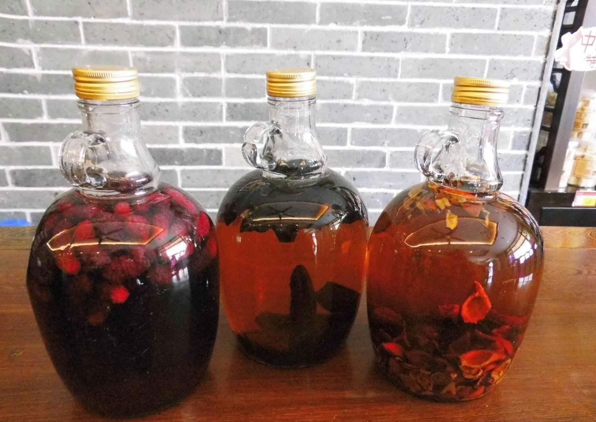 剧毒蛇泡酒,五步蛇泡酒喝吐血