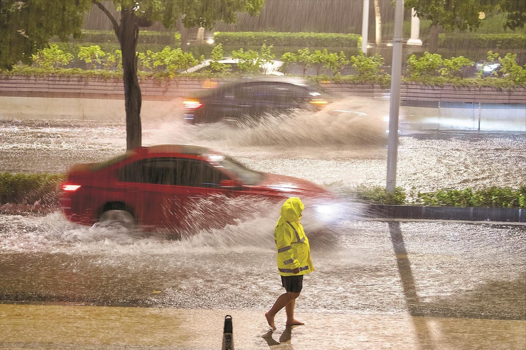 女生长时间泡在暴雨中，污水会灌入阴道吗？告诉你正确清洗方法
