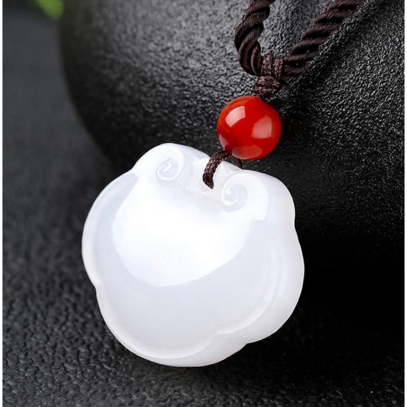 宝宝吊坠怎么戴舒服,宝宝满月玉佩怎么选