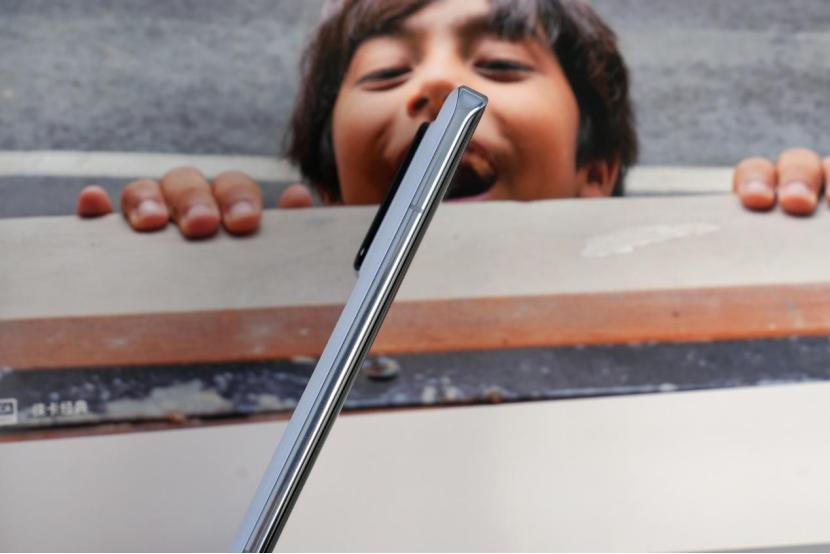 小米13外观使用体验,小米13外观细节展示