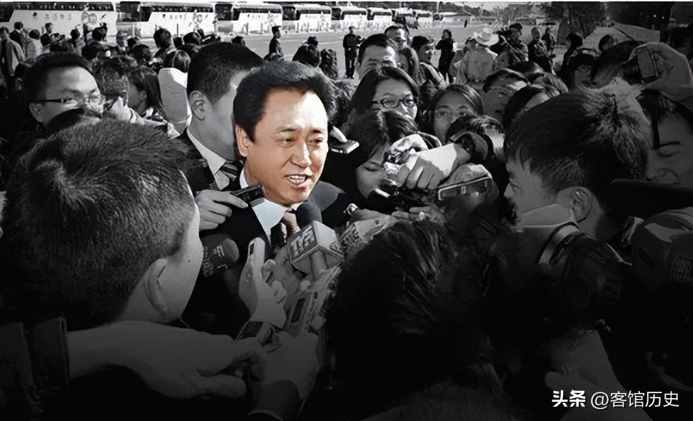 负债两万亿的许家印还能翻身吗,许家印又亏8000亿丝毫不慌