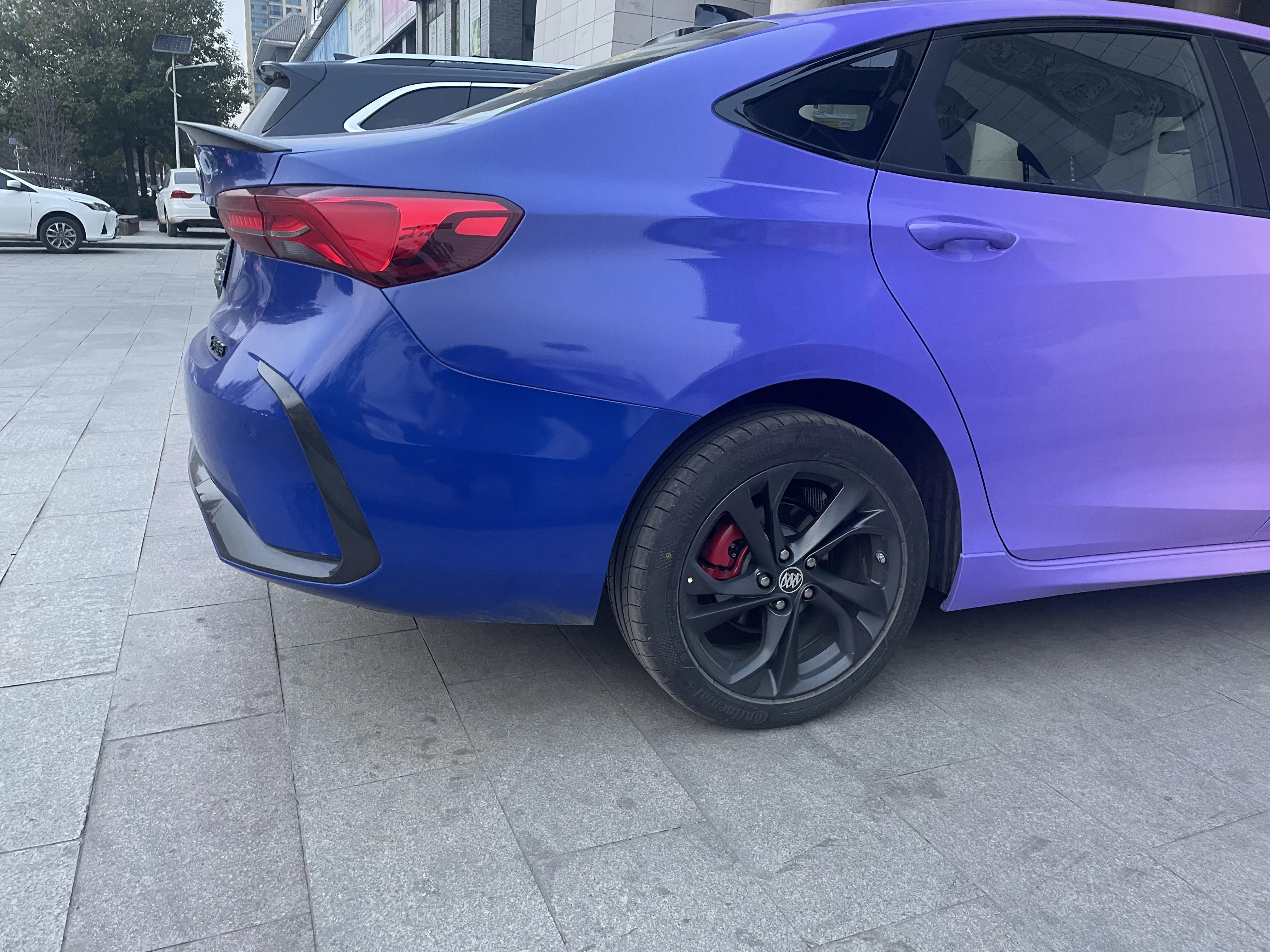 带着我的朋友去兜风,跟朋友去拿车