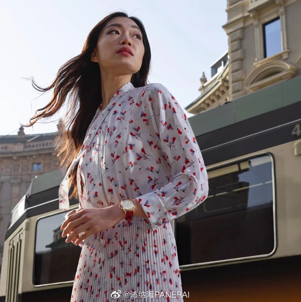 沛纳海迪丽热巴摇曳生姿,迪丽热巴和沛纳海