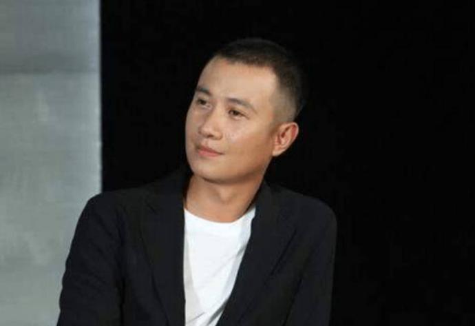 成龙谈论小鲜肉不能吊威亚,我看你有戏成龙说吊威亚张国立