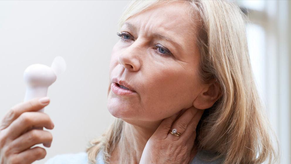 手指僵硬发胀怎么回事,手指僵硬不是风湿是怎么回事