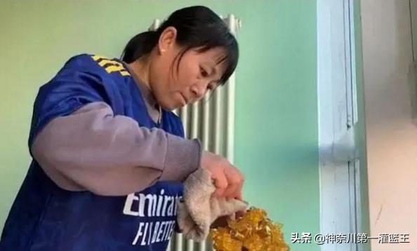 为何反对降薪至300万？保姆曝光国足奢华生活，顿顿海参不值一提