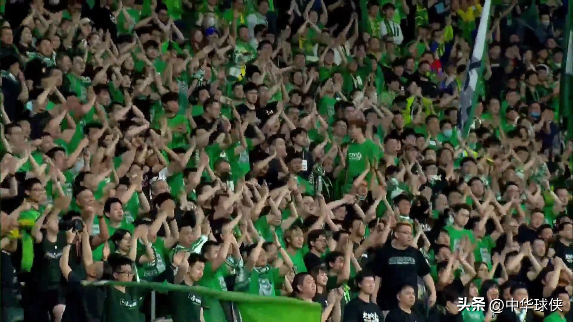 国足左后卫人选,今晚国足首发阵容名单