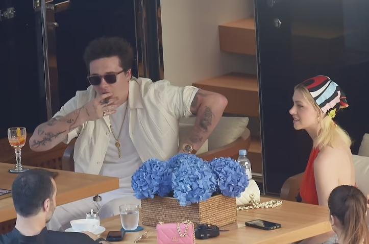 贝克汉姆维多利亚和儿媳关系破冰,维多利亚和贝克汉姆的恋爱史