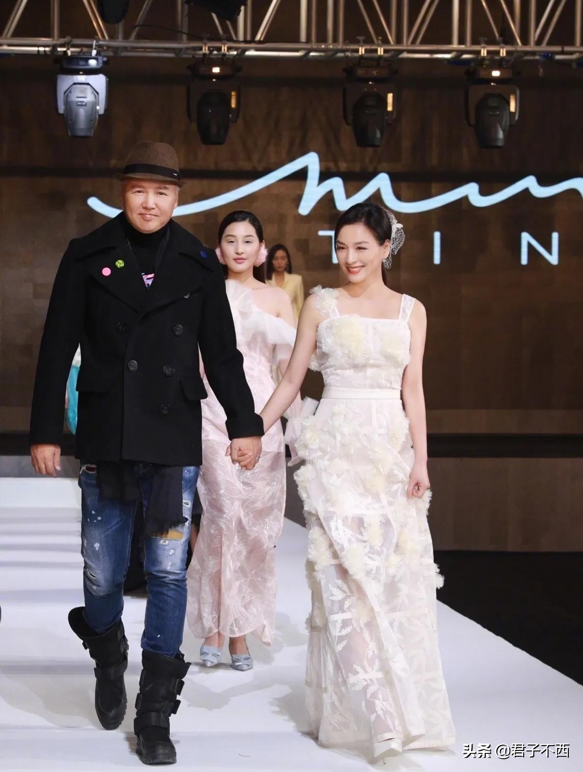 寰晢寮犲涵澶,寰晢澶寮犲涵