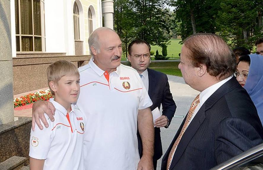 总统的糟糠之妻被分居27年，对方情人之子成第一儿子，很崇拜普京