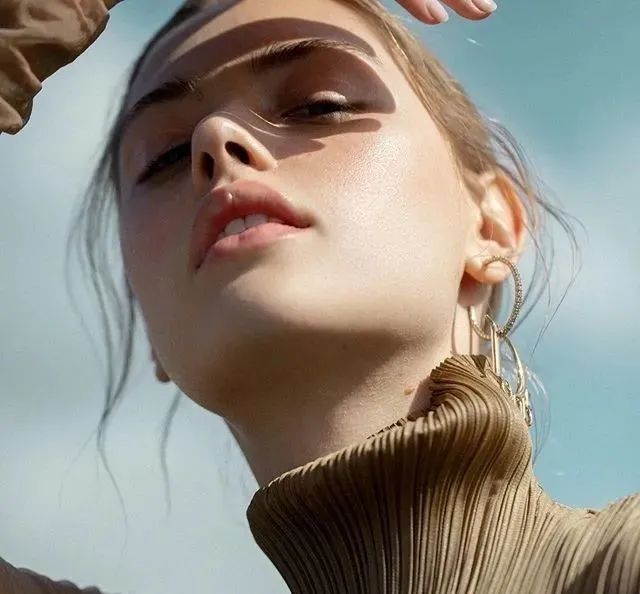 局部也性感：劳伦特的人体局部特写