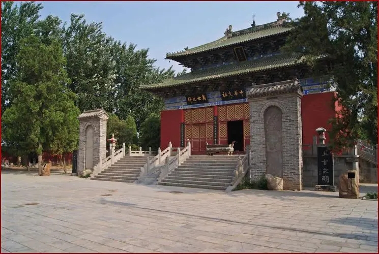 八十年代修铁路发现的大墓,被盗过的老百姓墓图片