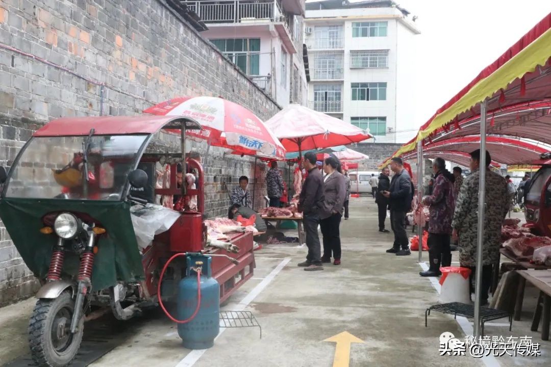 天柱县蓝田镇:疏导马路市场树立文明新风