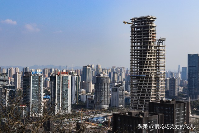 房子70年产权到期后成危房怎么办,房子到70年产权后怎么处理