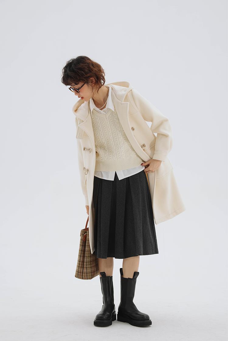 牛角扣大衣穿搭高级感小个子,牛角扣大衣如何穿出年轻高级感