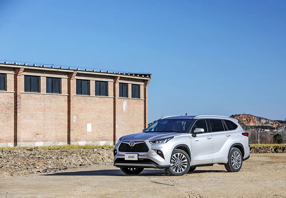 小汉兰达四驱混动版,广汽丰田汉兰达双擎豪华版