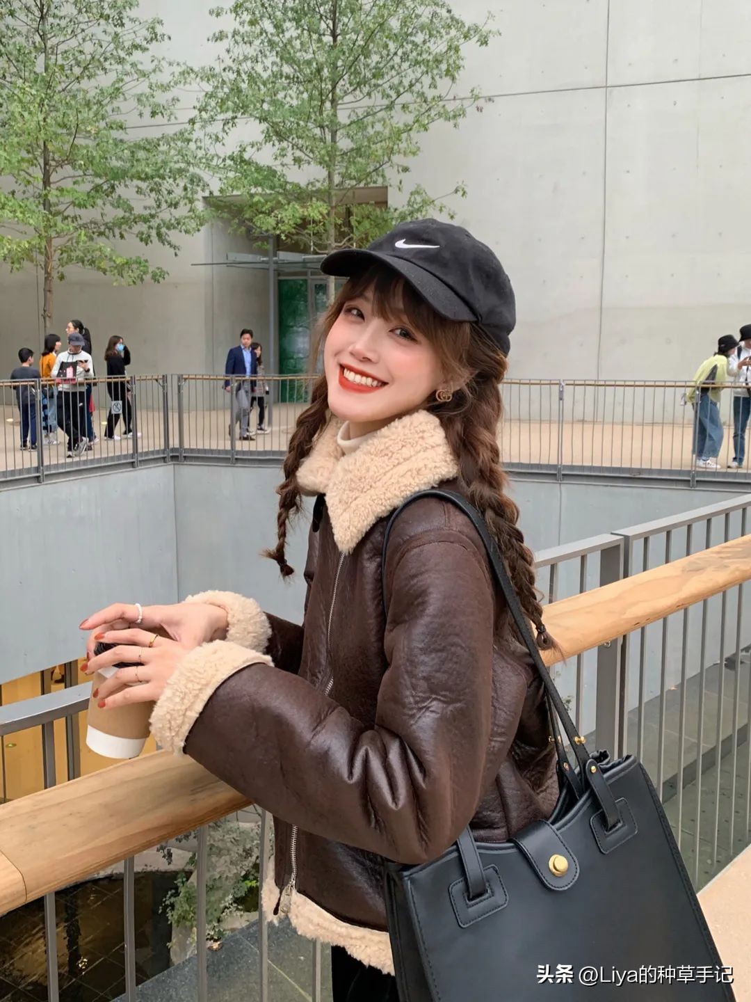 冬天穿什么长款外套保暖又时尚,秋冬厚外套这样选保暖又好看