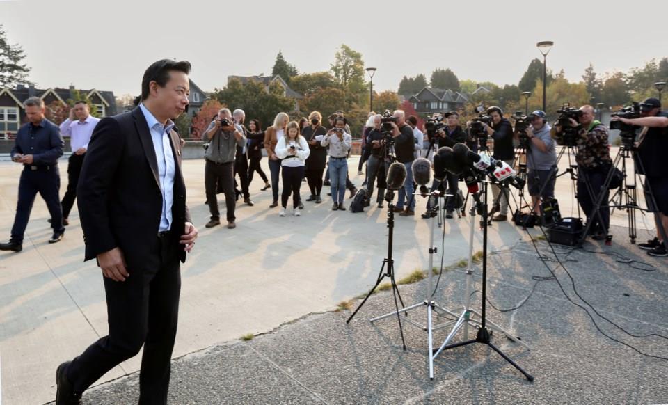 建市136年,温哥华迎来首位华裔市长,他为何能创造历史?