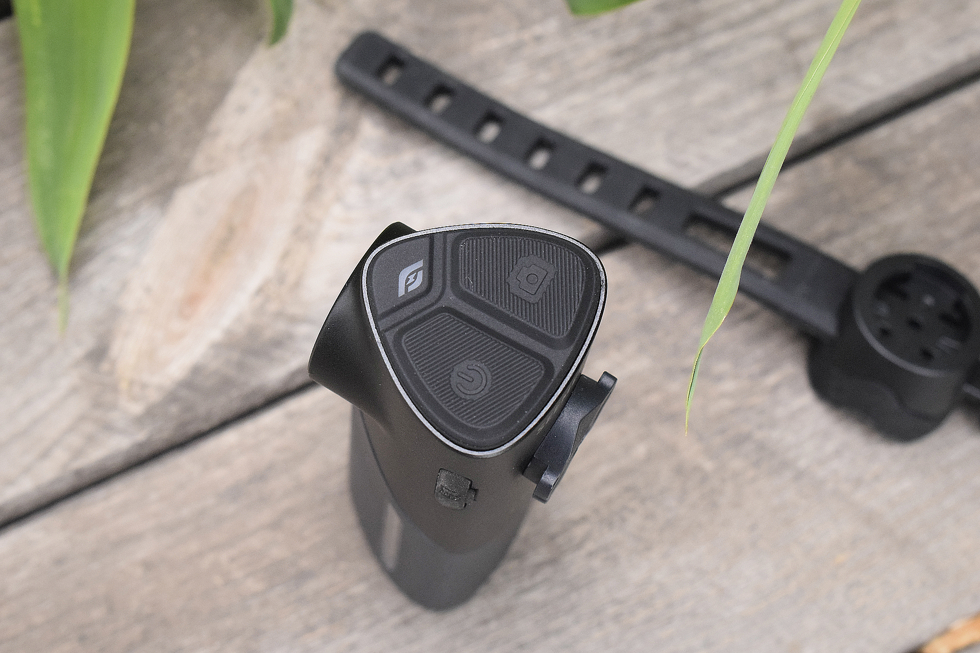 迈极炫自行车尾灯夜骑灯测评,迈极炫摄像头尾灯使用方法